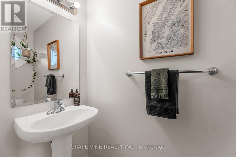 29235823/568-voie-du-pin-rouge-way/mer-bleuebradley-estatesanderson-park/ottawa/ontario/K1W0C4_5