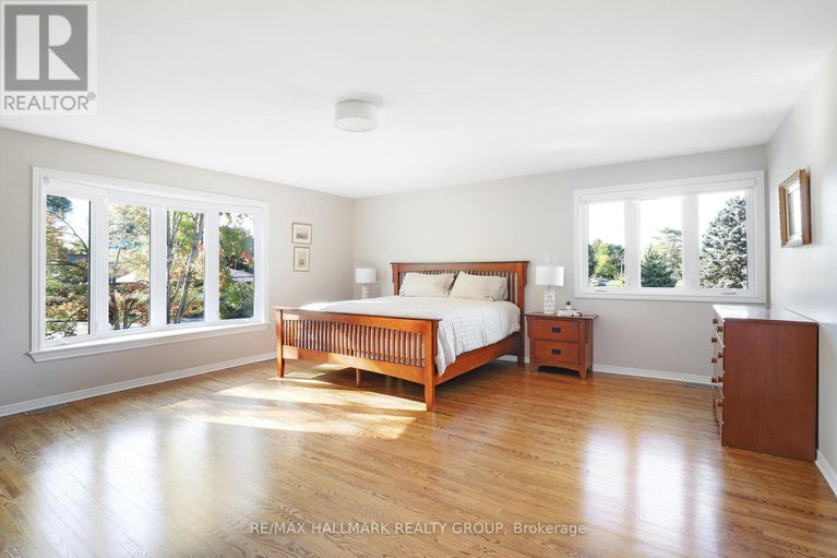 28938196/3062-upper-otterson-place/mooneys-bayrevelstoke/ottawa/ontario/K1V7B6_20