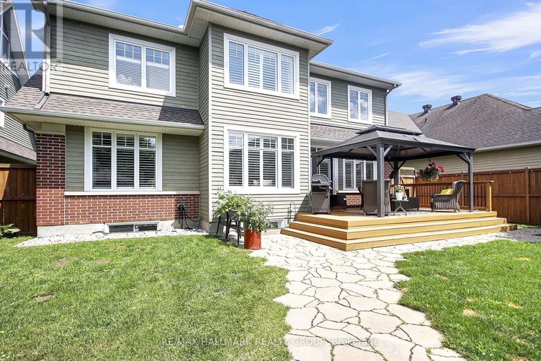 28942746/30-oakbriar-crescent/stonebridge/ottawa/ontario/K2J5G1_32
