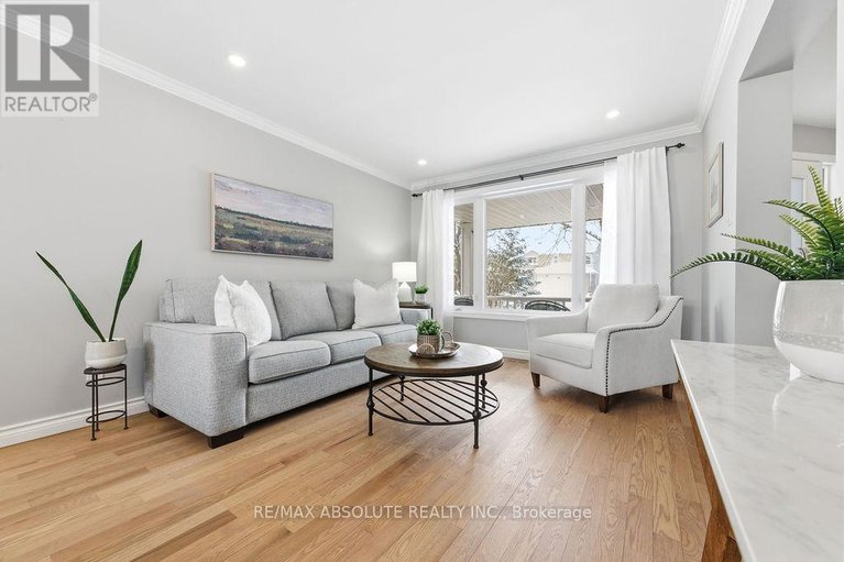 29302889/6145-lariviere-crescent/orleans-village/ottawa/ontario/K1W1C6_7