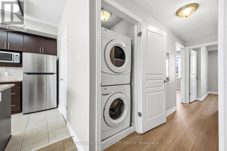 29410596/c-170-hornchurch-lane/longfields/ottawa/ontario/K2J2T3_18