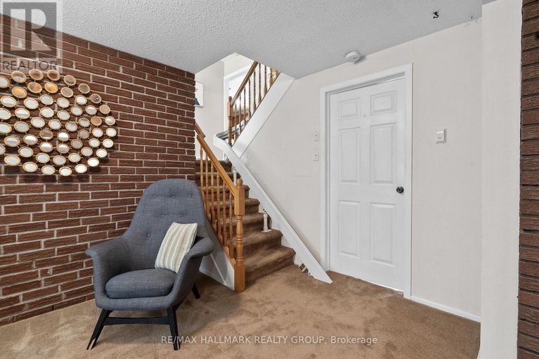 28581725/2143-hubbard-crescent/beacon-hill-north/ottawa/ontario/K1J6L3_21