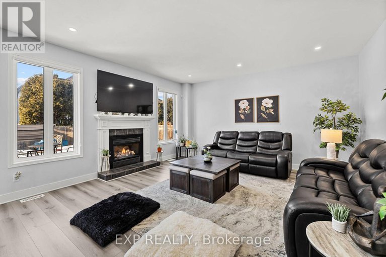 28438052/2151-avebury-drive/avalon-east/ottawa/ontario/K4A4G7_8