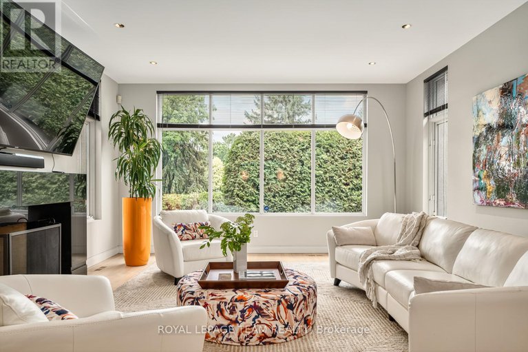 28493969/725-manor-avenue/rockcliffe/ottawa/ontario/K1M0E4_4