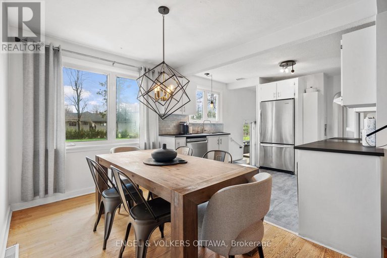 28232001/8-pineglen-crescent/pineglencountry-place/ottawa/ontario/K2E6X7_15