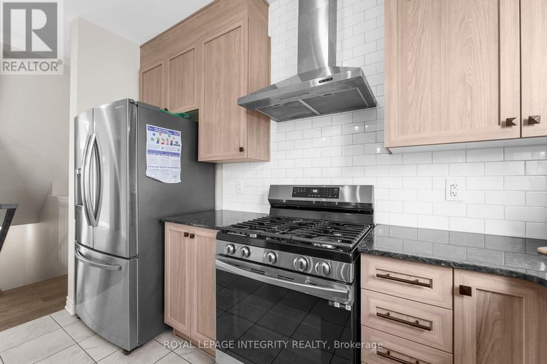 28643913/724-vennecy-terrace/orleans-village/ottawa/ontario/K1W0N3_14