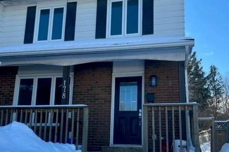 29504345/178-mcclellan-road/sheahan-estatestrend-village/ottawa/ontario/K2H5W1_2