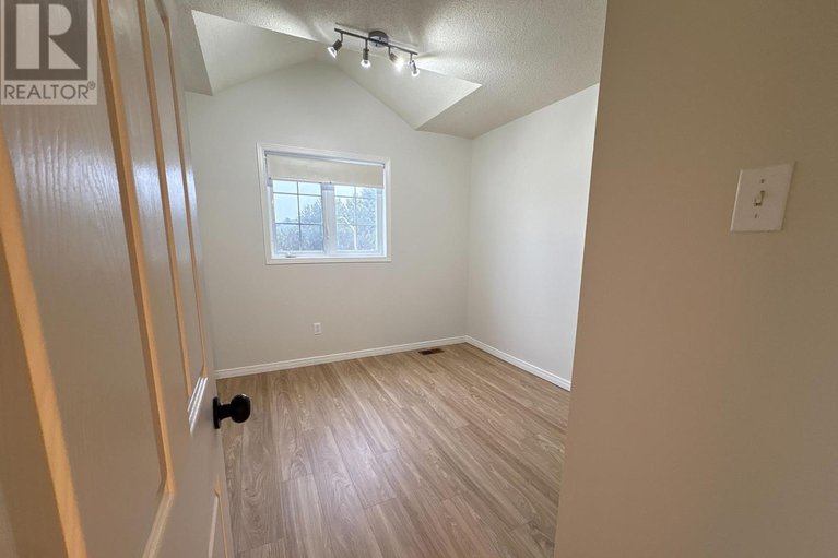 29142305/14-drumso-street/hunt-club-parkgreenboro/ottawa/ontario/K1T3Y2_22