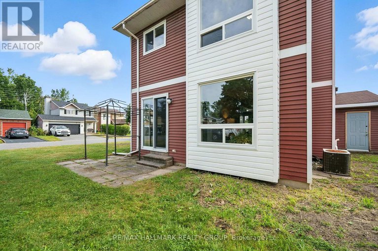 28804580/55-fair-oaks-crescent/craig-henrywoodvale/ottawa/ontario/K2G4W3_29