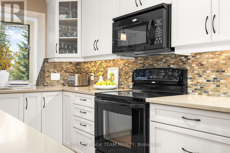 29145147/125-david-drive/meadowlandsst-claire-gardens/ottawa/ontario/K2G2N6_17