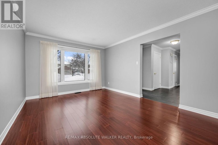 29426373/944-raftsman-lane/convent-glen/ottawa/ontario/K1C2V8_5