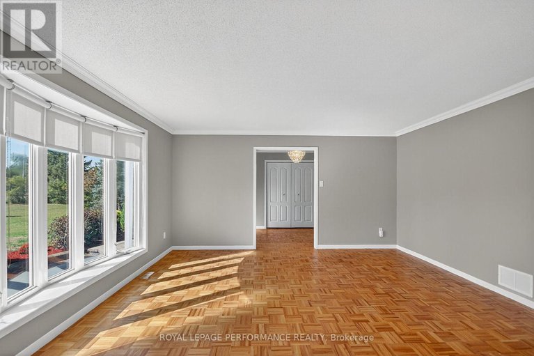 28886308/8329-rodney-farm-drive/osgoode-twp-north-of-reg-rd-6/ottawa/ontario/K0A2P0_11