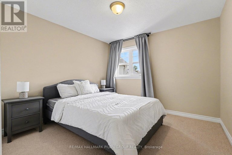 29653953/865-contour-street/mer-bleuebradley-estatesanderson-park/ottawa/ontario/K1W0G6_18