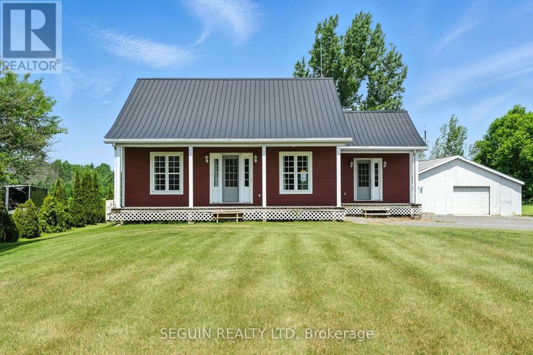 28526584/2785-pattee-road-e/east-hawkesbury-twp/hawkesbury/ontario/K6A0G3_1