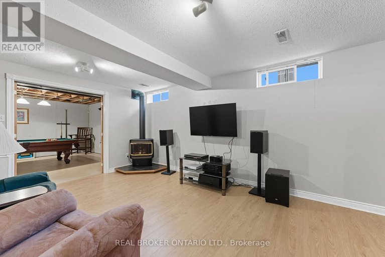 28843559/6-candow-crescent/stittsville-north/ottawa/ontario/K2S1K7_31