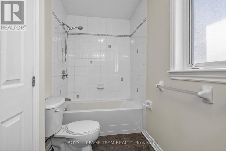 29182654/59-polo-lane/emerald-meadowstrailwest/ottawa/ontario/K2M2Y4_31