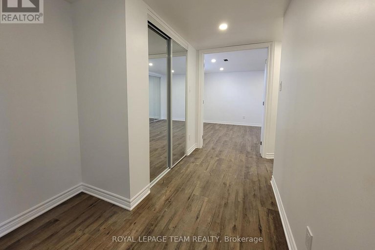 28979840/852-cummings-avenue/castle-heightsrideau-high/ottawa/ontario/K1K2L4_20