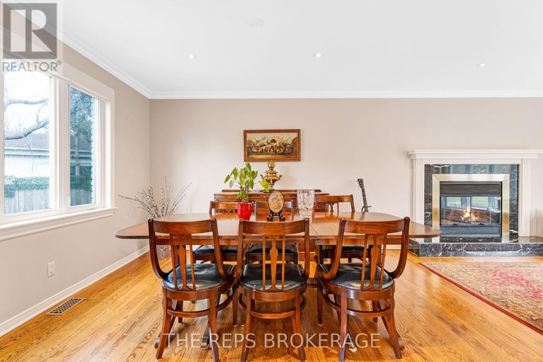 28336978/3062-upper-otterson-place/mooneys-bayrevelstoke/ottawa/ontario/K1V7B6_12