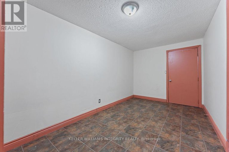 28206742/62-chippewa-avenue/meadowlandsst-claire-gardens/ottawa/ontario/K2G1Y2_39