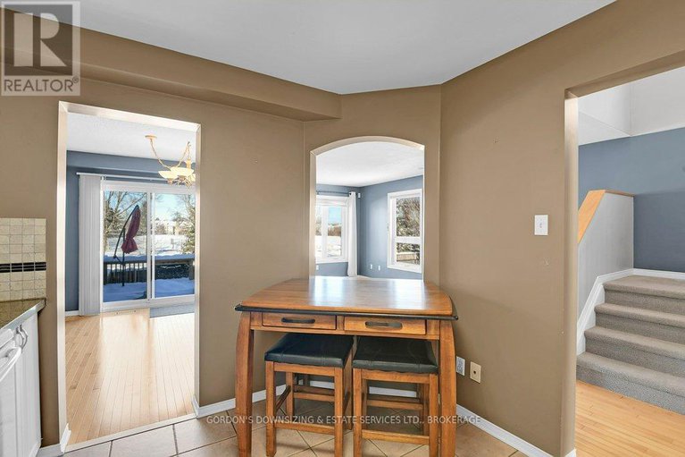 29228348/6370-sablewood-place/chapel-hill/ottawa/ontario/K1C7M3_16