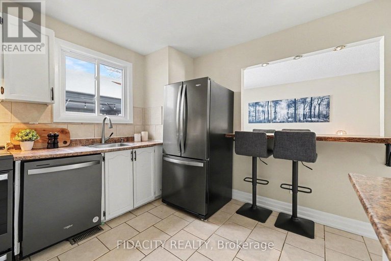 29485889/28-glamorgan-drive/glencairnhazeldean/ottawa/ontario/K2L1P9_11