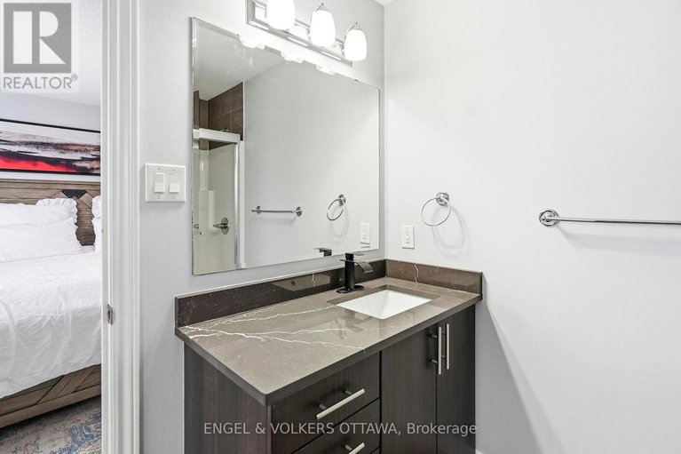 29565291/476-barrick-hill-road/emerald-meadowstrailwest/ottawa/ontario/K2M0H8_11