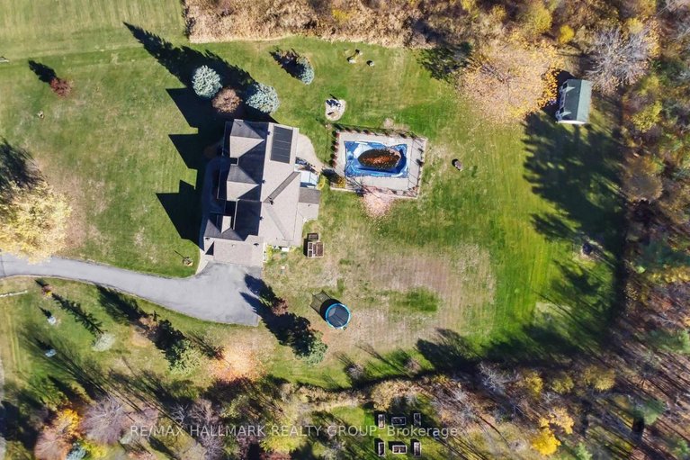 29476165/137-goodman-drive/kanata-north-west/ottawa/ontario/K2W1C7_41