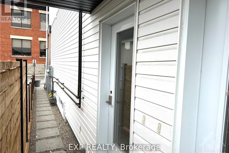 29112103/a-b-27-omeara-street/hintonburg/ottawa/ontario/K1Y2S8_24