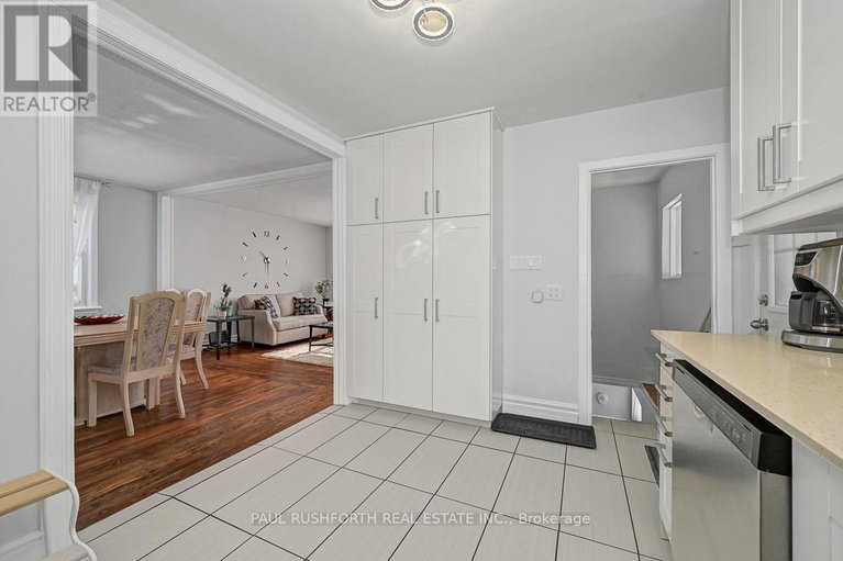 29437881/1401-mcmahon-avenue/emerald-woodssawmill-creek/ottawa/ontario/K1T1C2_18