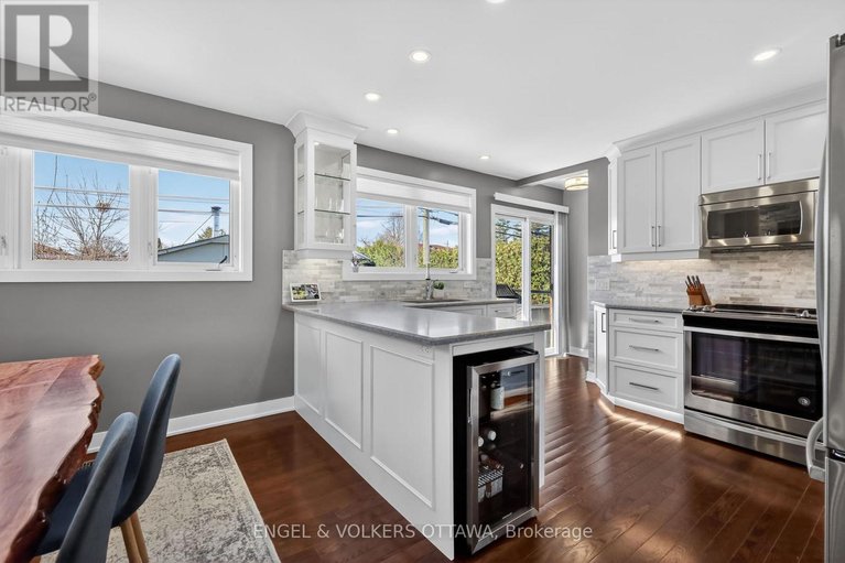 29665272/754-cork-street/elmvale-acres/ottawa/ontario/K1G1X9_15