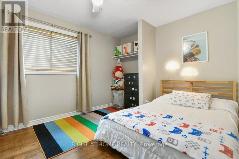 29607390/57-chester-crescent/on-the-green/ottawa/ontario/K2J2J6_26