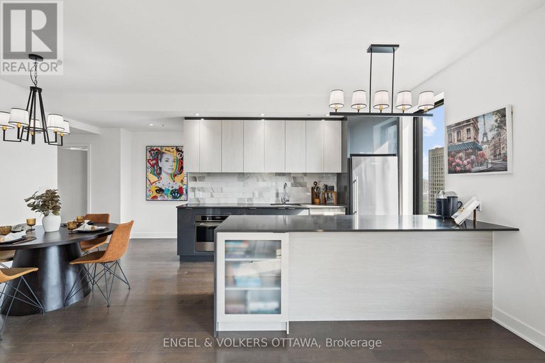 28413789/1606-20-daly-avenue/sandy-hill/ottawa/ontario/K1N6E2_16