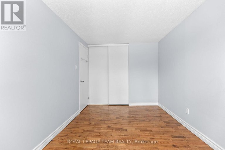 29585057/6356-mary-jane-crescent/chateauneuf/ottawa/ontario/K1C3C2_24