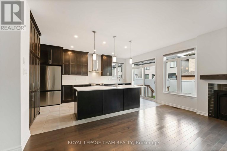 28647828/1010-brian-good-avenue/riverside-southgloucester-glen/ottawa/ontario/K4M0R3_15