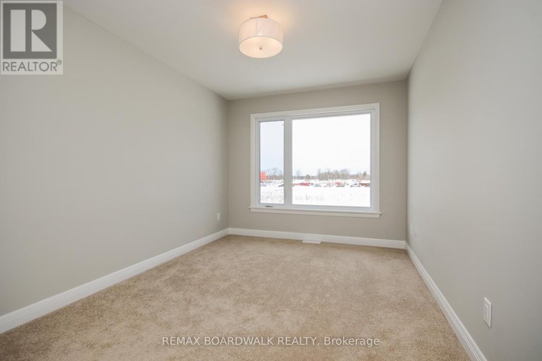 29643947/74-michael-stoqua-street/cfb-rockcliffe-and-area/ottawa/ontario/K1K5A2_21