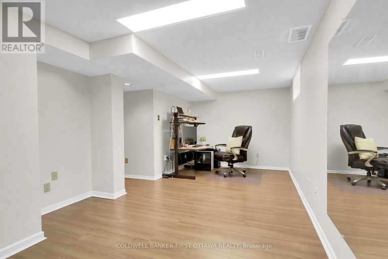 29603326/30-3924k-old-richmond-road/arbeatha-park/ottawa/ontario/K2H5C6_33