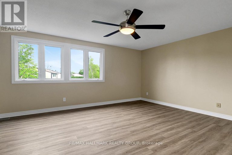 28349257/1701-lafrance-drive/queenswood-heights-south/ottawa/ontario/K1E2L7_20