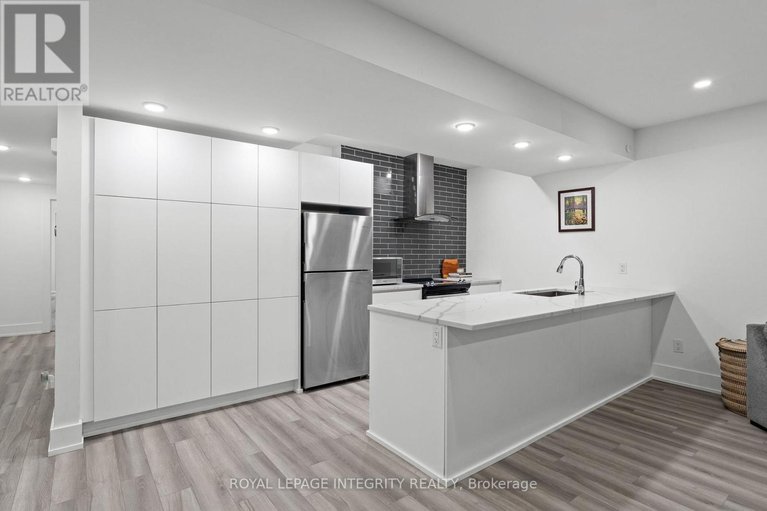 29060734/17-lotta-avenue/meadowlandsst-claire-gardens/ottawa/ontario/K2G2A9_29