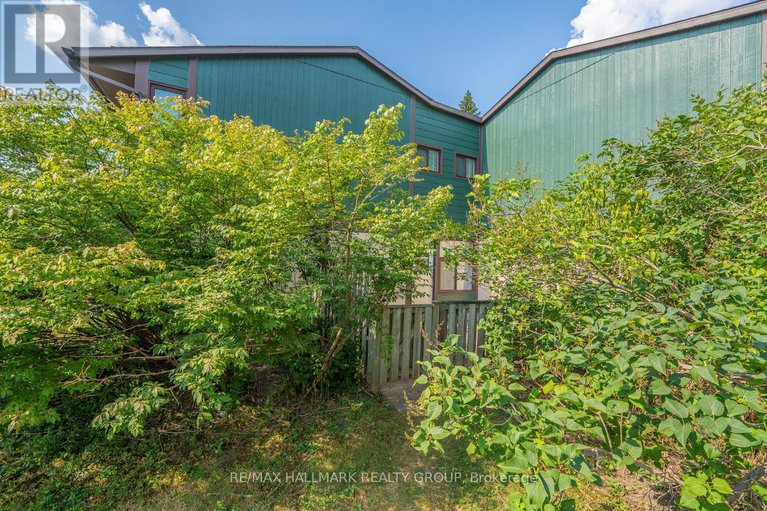 28732670/1771-meadowbrook-road/pineview/ottawa/ontario/K1B4W6_24
