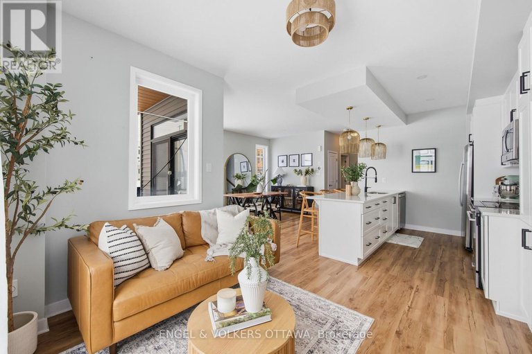 29401223/138-visor-private/emerald-meadowstrailwest/ottawa/ontario/K2V0S6_19