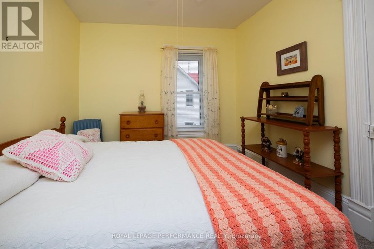 29632412/11-peter-street/maxville/north-glengarry/ontario/K0C1T0_28