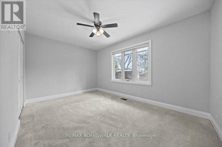 29447126/21-turtleback-way-drive/stittsville-south/ottawa/ontario/K2S1P8_38