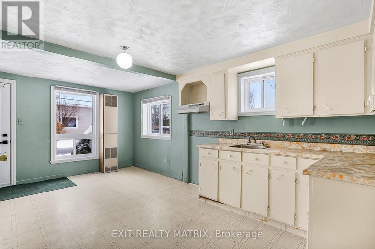 29100289/29-peter-street/lorignal/champlain/ontario/K0B1K0_14