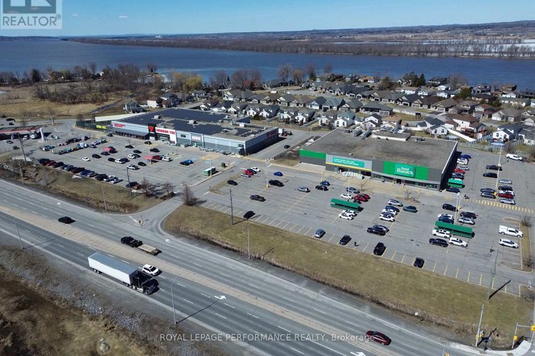 28339232/621-edwards-street/town-of-rockland/clarence-rockland/ontario/K4K1K2_18