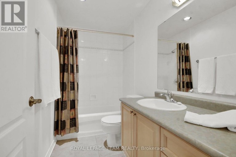 29612403/1104-131-wurtemburg-street/lower-town/ottawa/ontario/K1N1J2_33