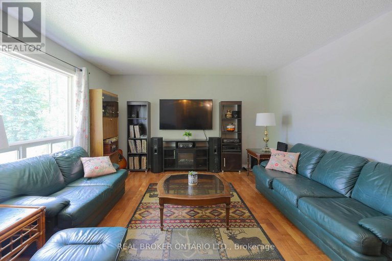 28422588/30-kingfisher-crescent/north-grenville-twp-kemptville-east/north-grenville/ontario/K0G1J0_4