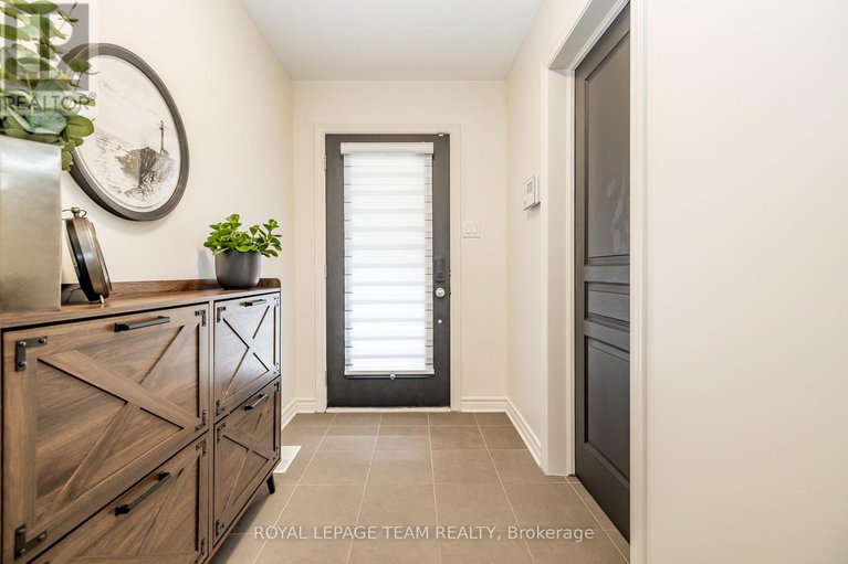 28349259/80-stockholm-private/riverside-southgloucester-glen/ottawa/ontario/K4M0G9_4