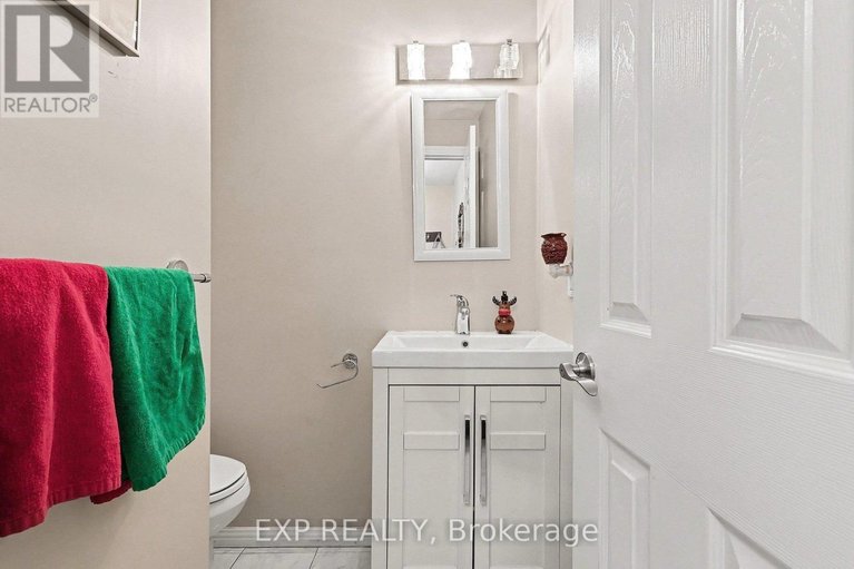 29658093/15-wedgewood-crescent/blackburn-hamlet/ottawa/ontario/K1B4B5_3