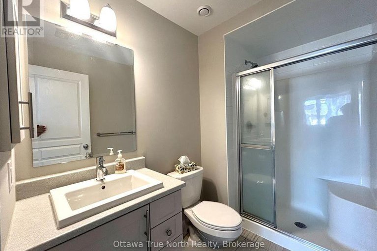 29168510/30-1032-beryl-private/riverside-southgloucester-glen/ottawa/ontario/K1V2M4_14