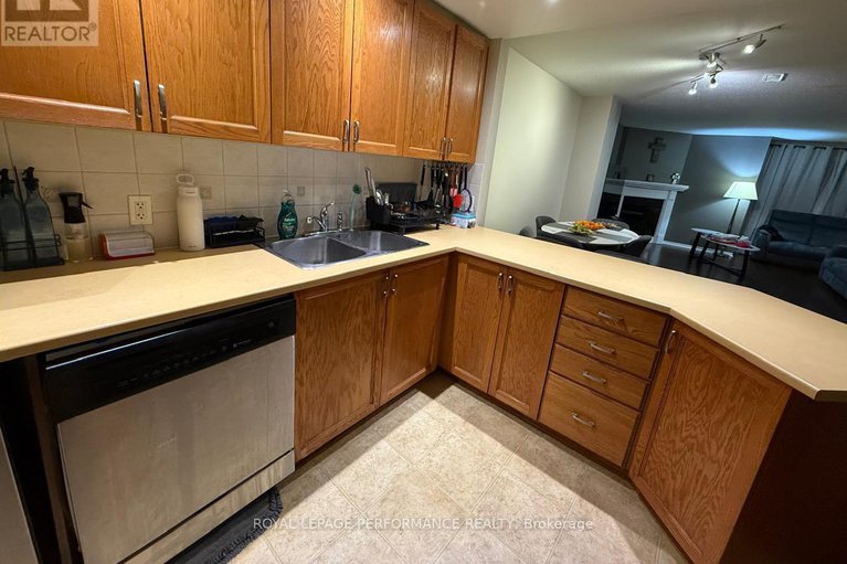 29218356/390-crownridge-drive-n/emerald-meadowstrailwest/ottawa/ontario/K2M3A4_20